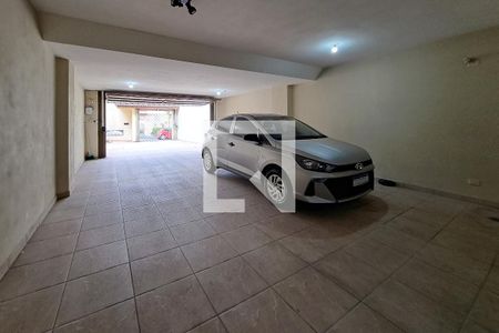 Casa à venda com 330m², 3 quartos e 8 vagas Casa à venda com 330m², 3 quartos e 8 vagasGaragem
