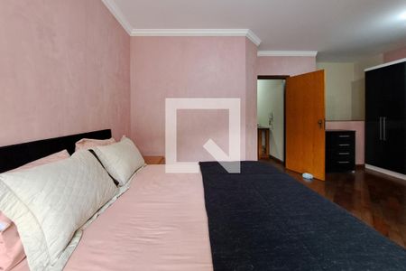 Casa à venda com 330m², 3 quartos e 8 vagas Casa à venda com 330m², 3 quartos e 8 vagasSuíte 3