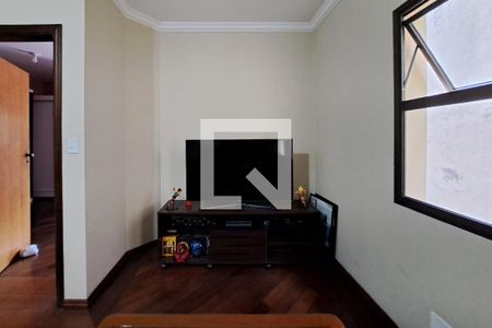 Casa à venda com 330m², 3 quartos e 8 vagas Casa à venda com 330m², 3 quartos e 8 vagasSala de TV