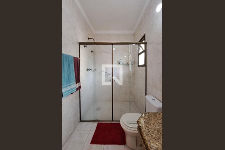 Casa à venda com 330m², 3 quartos e 8 vagas Casa à venda com 330m², 3 quartos e 8 vagasBanheiro da Suíte 3