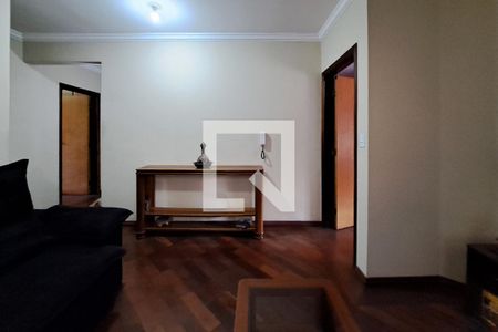 Casa à venda com 330m², 3 quartos e 8 vagas Casa à venda com 330m², 3 quartos e 8 vagasSala de TV