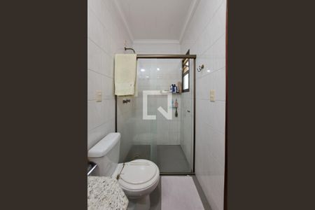 Casa à venda com 330m², 3 quartos e 8 vagas Casa à venda com 330m², 3 quartos e 8 vagasBanheiro da Suíte 2