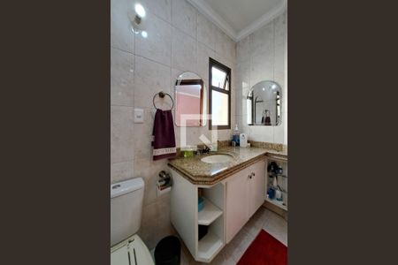 Casa à venda com 330m², 3 quartos e 8 vagas Casa à venda com 330m², 3 quartos e 8 vagasBanheiro da Suíte 3