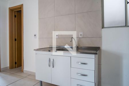 Cozinha e Área de Serviço de apartamento para alugar com 2 quartos, 48m² em São José, Porto Alegre
