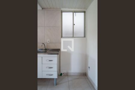 Cozinha e Área de Serviço de apartamento para alugar com 2 quartos, 48m² em São José, Porto Alegre