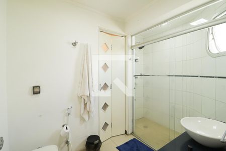 Apartamento à venda com 330m², 4 quartos e 3 vagasBanheiro da Suíte 2