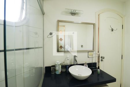 Apartamento à venda com 330m², 4 quartos e 3 vagasBanheiro da Suíte 2