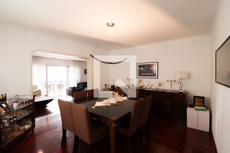 Apartamento à venda com 330m², 4 quartos e 3 vagasSala