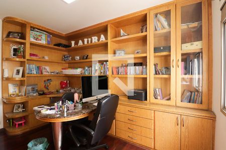 Apartamento à venda com 330m², 4 quartos e 3 vagasQuarto 1