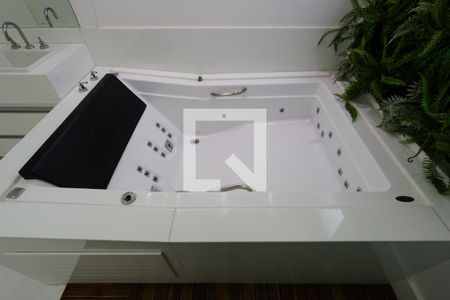 Apartamento para alugar com 182m², 2 quartos e 4 vagasBanheiro da suíte 1