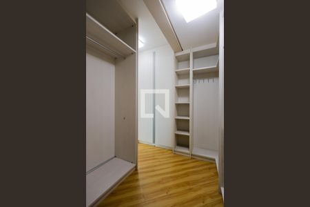 Apartamento para alugar com 182m², 2 quartos e 4 vagasCloset da suíte 1