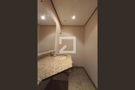 Lavabo de apartamento à venda com 4 quartos, 165m² em Cambuí, Campinas