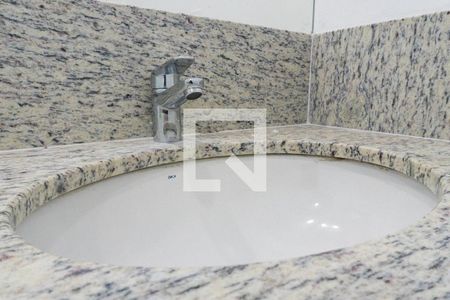 Apartamento à venda com 63m², 2 quartos e 1 vagaBanheiro Social Detalhe