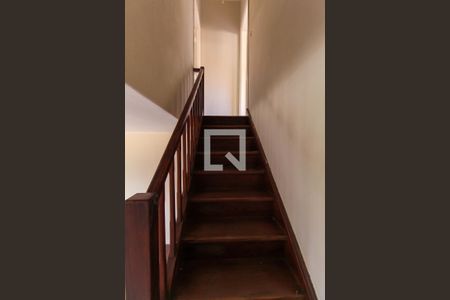 Escada de casa para alugar com 2 quartos, 85m² em Mooca, São Paulo
