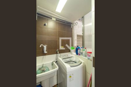 Apartamento à venda com 104m², 3 quartos e sem vagaCozinha e Lavanderia