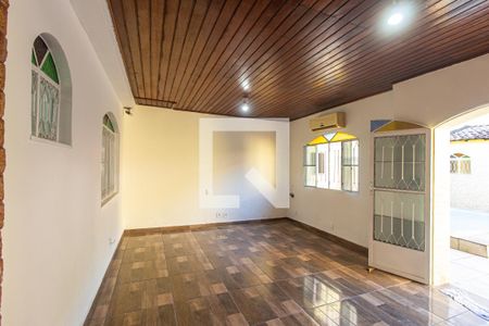 Sala de casa para alugar com 2 quartos, 120m² em Campo Grande, Rio de Janeiro