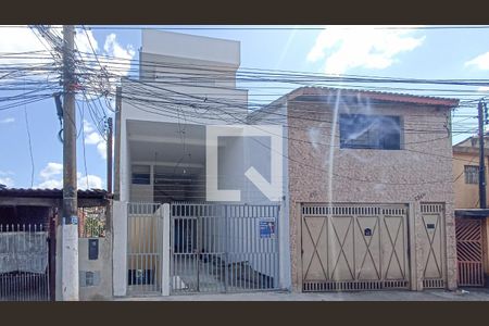 Casa para alugar com 60m², 2 quartos e sem vaga Casa para alugar com 60m², 2 quartos e sem vagaFachada