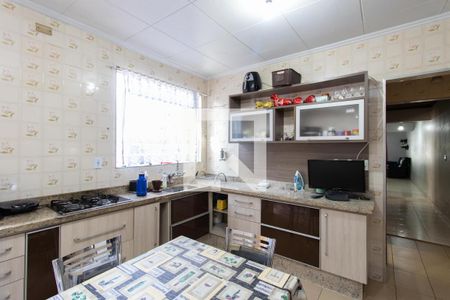 Casa à venda com 180m², 3 quartos e 2 vagasQuarto