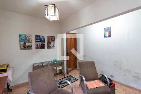 Casa à venda com 180m², 3 quartos e 2 vagasQuarto