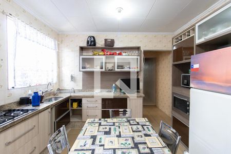 Casa à venda com 180m², 3 quartos e 2 vagasQuarto