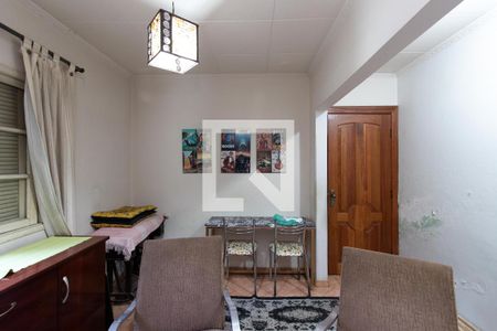 Casa à venda com 180m², 3 quartos e 2 vagasQuarto