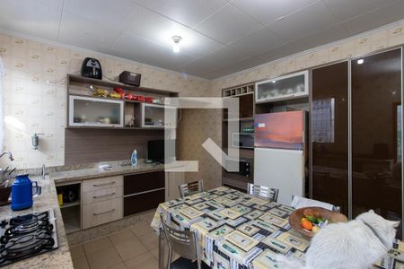 Casa à venda com 180m², 3 quartos e 2 vagasQuarto