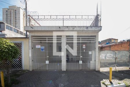 Casa à venda com 180m², 3 quartos e 2 vagasFachada