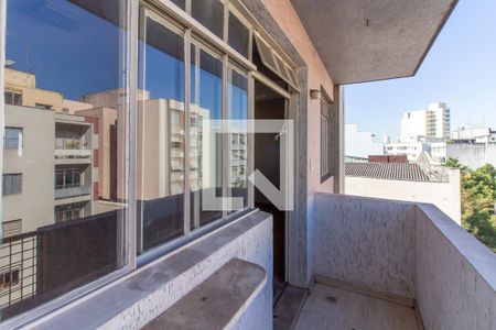 Apartamento à venda com 170m², 3 quartos e sem vaga Apartamento à venda com 170m², 3 quartos e sem vagaVaranda da Sala