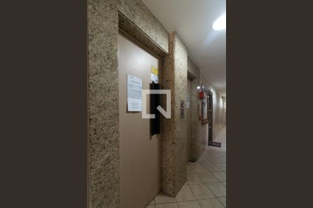 Apartamento à venda com 35m², 1 quarto e sem vagaElevadores