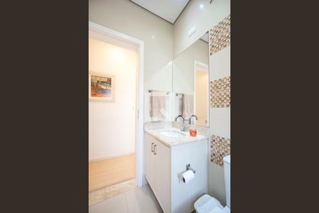 Casa à venda com 152m², 3 quartos e 2 vagasBanheiro social