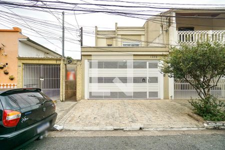 Casa à venda com 152m², 3 quartos e 2 vagasFachada