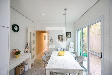 Casa à venda com 152m², 3 quartos e 2 vagasCopa