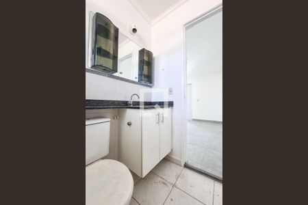 Casa de condomínio para alugar com 157m², 3 quartos e 2 vagasBanheiro da Suíte