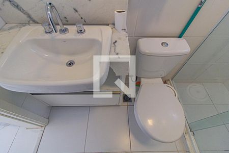 Banheiro de kitnet/studio para alugar com 1 quarto, 30m² em Mercês, Curitiba