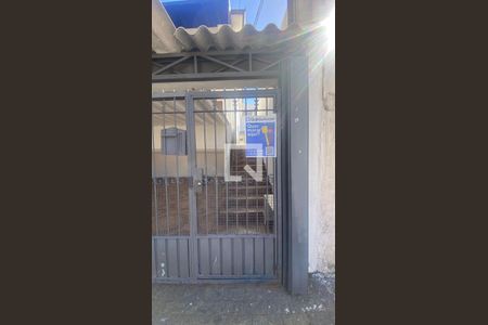 Casa à venda com 190m², 4 quartos e 2 vagas Casa à venda com 190m², 4 quartos e 2 vagasEntrada