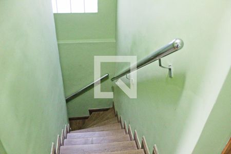 Casa à venda com 165m², 3 quartos e 2 vagasEscada