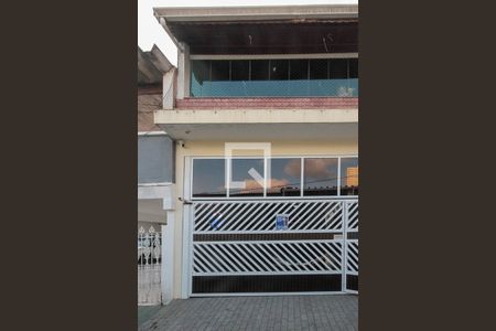 Casa à venda com 159m², 3 quartos e 2 vagasFachada