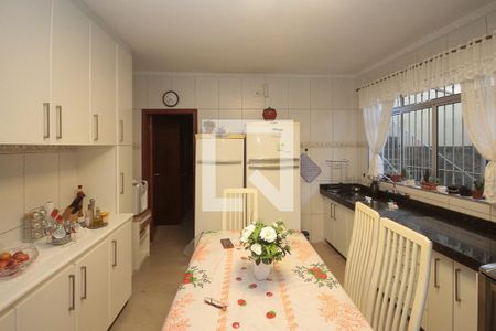 Casa à venda com 159m², 3 quartos e 2 vagasCozinha