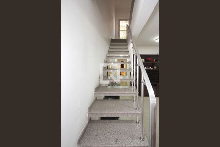 Casa à venda com 159m², 3 quartos e 2 vagasescada