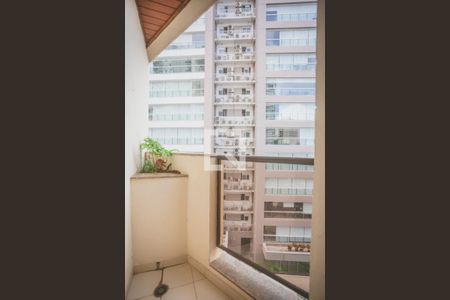 Apartamento à venda com 100m², 3 quartos e 2 vagasVaranda Quarto 2