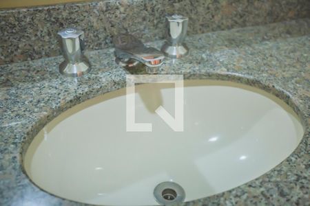 Apartamento à venda com 100m², 3 quartos e 2 vagasBanheiro 