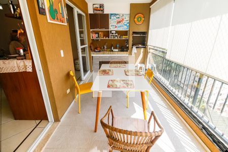 Apartamento à venda com 137m², 3 quartos e 4 vagas Apartamento à venda com 137m², 3 quartos e 4 vagasVaranda gourmet