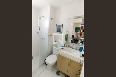 Apartamento à venda com 137m², 3 quartos e 4 vagas Apartamento à venda com 137m², 3 quartos e 4 vagasBanheiro da Suíte 2