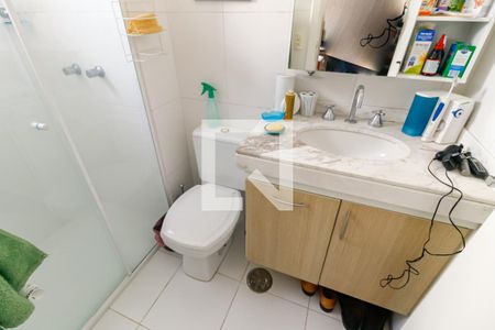 Apartamento à venda com 137m², 3 quartos e 4 vagas Apartamento à venda com 137m², 3 quartos e 4 vagasBanheiro da Suíte 2