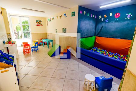 Apartamento à venda com 137m², 3 quartos e 4 vagas Apartamento à venda com 137m², 3 quartos e 4 vagasBrinquedoteca