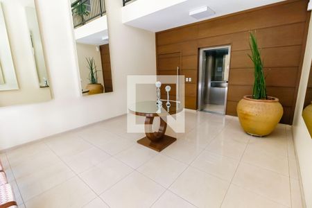 Apartamento à venda com 137m², 3 quartos e 4 vagas Apartamento à venda com 137m², 3 quartos e 4 vagasHall de entrada
