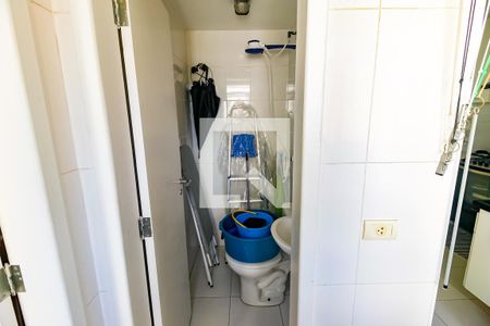 Apartamento à venda com 137m², 3 quartos e 4 vagas Apartamento à venda com 137m², 3 quartos e 4 vagasBanheiro de serviço