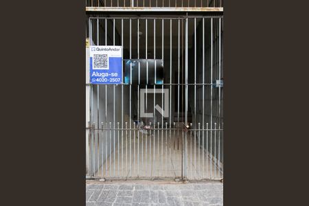 Casa à venda com 80m², 2 quartos e 1 vaga Casa à venda com 80m², 2 quartos e 1 vagaFachada