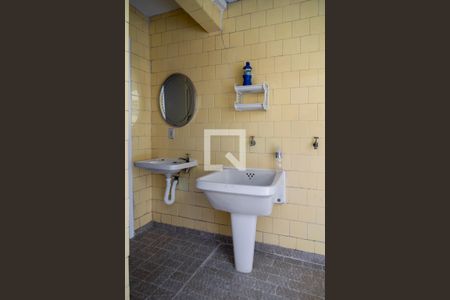 Casa para alugar com 80m², 2 quartos e 1 vagaÁrea de Serviço