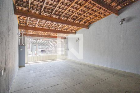 Casa à venda com 249m², 4 quartos e 4 vagas Casa à venda com 249m², 4 quartos e 4 vagasGaragem